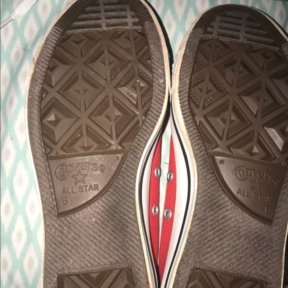 red converse - Picture 3 of 3